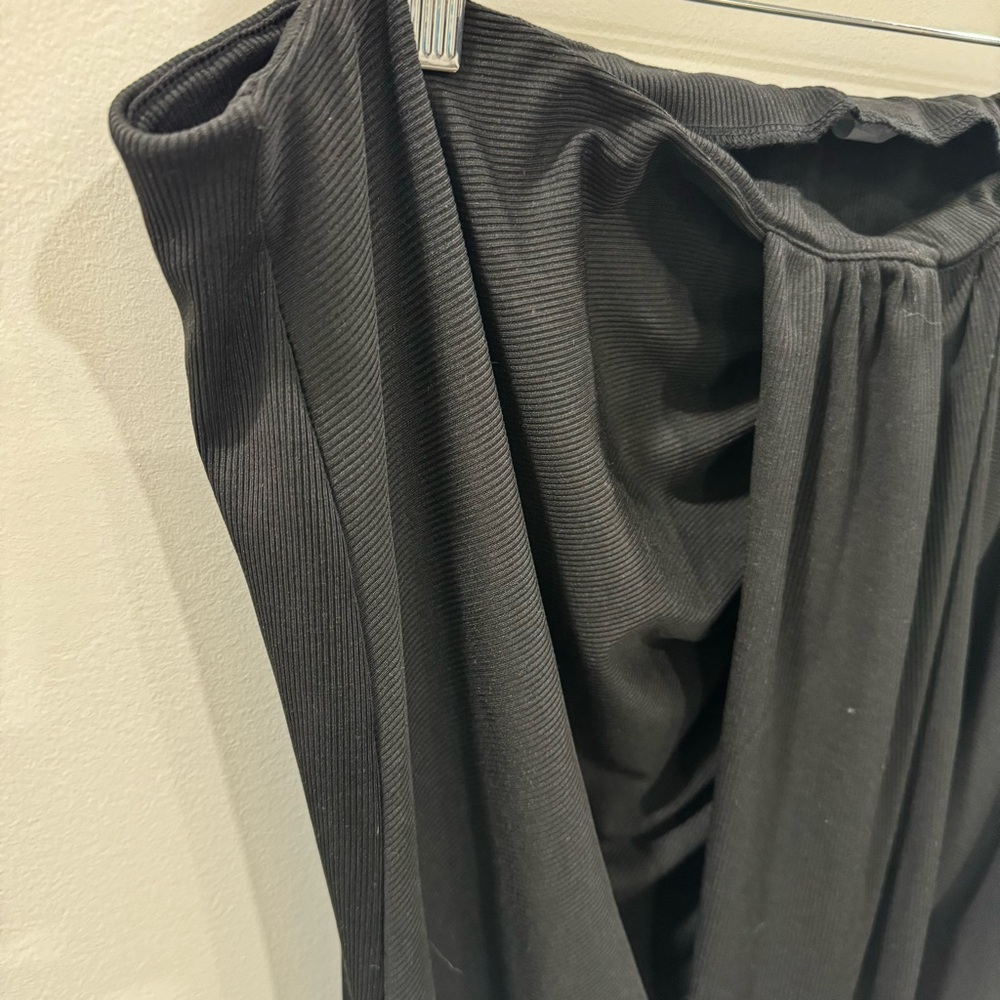 Cider Rib Ruched Slit Midi Skirt - Picture 4 of 9